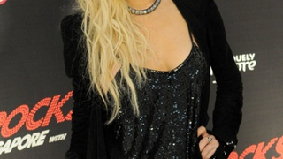 Lindsay Destroys A Cake, Madonna's Neighbors Sue, And Hugh Might Turn Down The Oscars